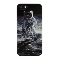 Kosmonaut obal iPhone 5